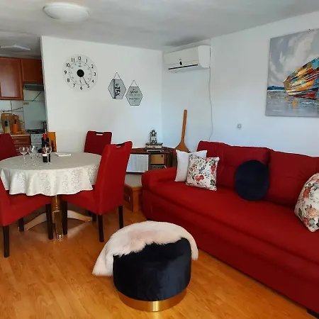 Apartment Tiho I Sladana Brodarica (Sibenik-Knin)