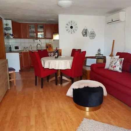 Apartment Tiho I Sladana *