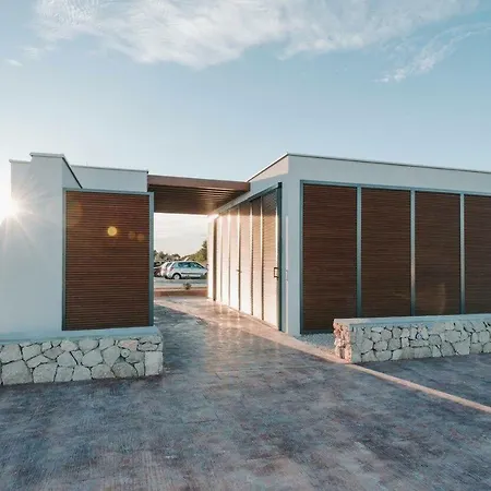 アパート Tiho I Sladana ブロダリツァ