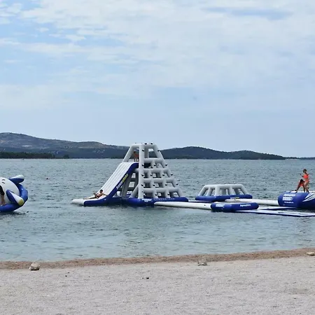 Tiho I Sladana * Brodarica (Sibenik-Knin)