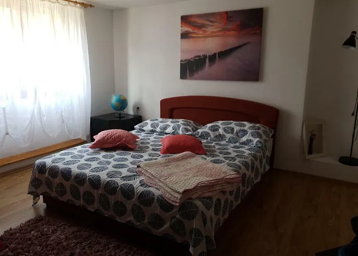 Tiho I Sladana * Brodarica (Sibenik-Knin)