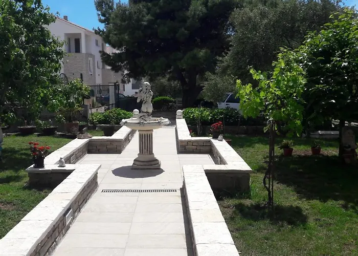 Tiho I Sladana Brodarica (Sibenik-Knin)